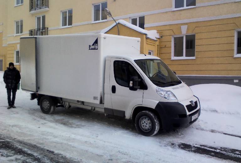 Заказ транспорта для перевозки холодильника, столика из Москва в Москва